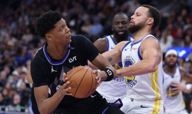 库里27分马尔卡宁18分 勇士大胜爵士