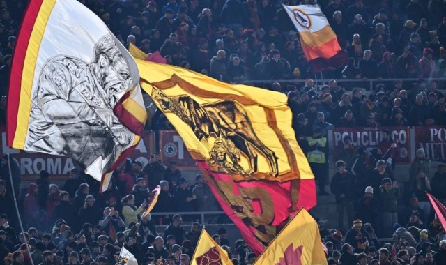 那不勒斯的双面人生：意甲连胜与欧冠失利的背后故事