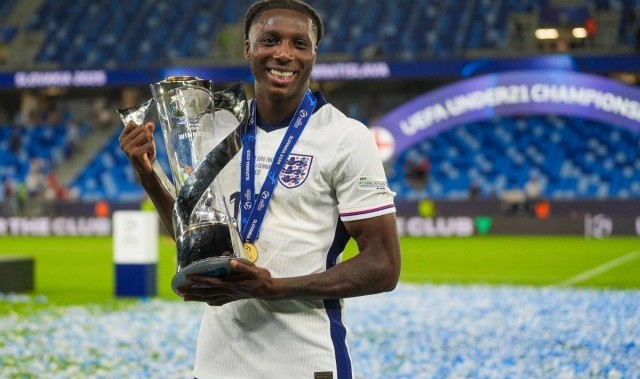 国米边卫引援遇阻：三大对象一个比一个贵，谁来接邓弗里斯的班