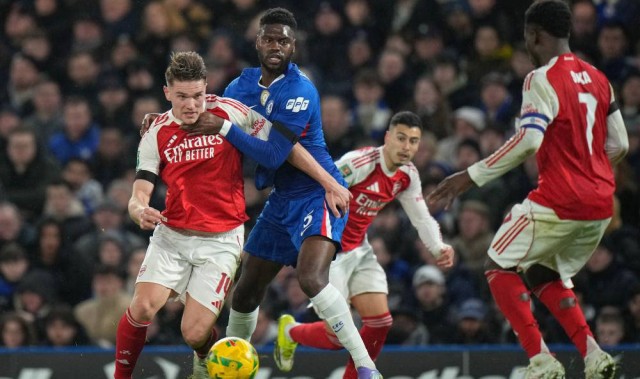 四线争冠的考验：客场胜蓝军难掩隐忧，阿尔特塔亟待果断取舍