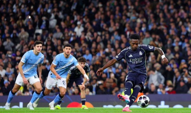 欧冠之夜：曼城1-5惨败皇马 巴黎8-2血洗切尔西 黑马3-0被逆转出局