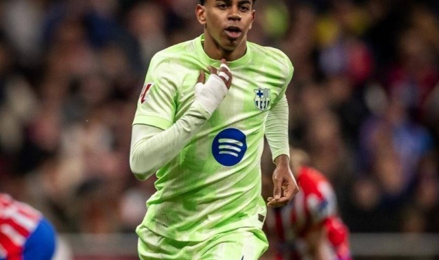 凌晨3点欧冠打响西甲内战：亚马尔冲击4连斩 2人，反戈巴萨