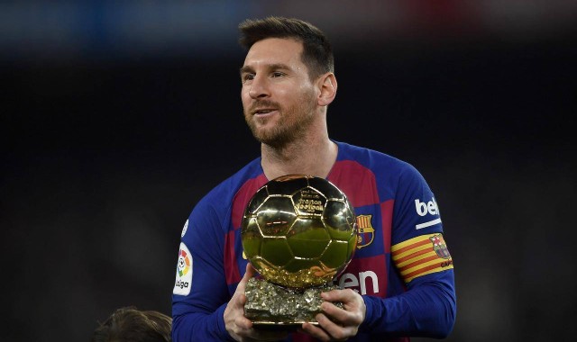 梅西会回归巴萨吗？苏亚雷斯：这要问梅西！但他是巴萨球迷！