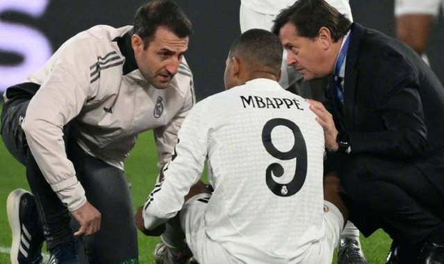 法国队的“大腿”倒下了？姆巴佩伤情确认，皇马的欧冠之路突生变数