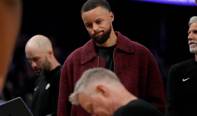 曝库里训练强度提升 有望在三月底重返赛场