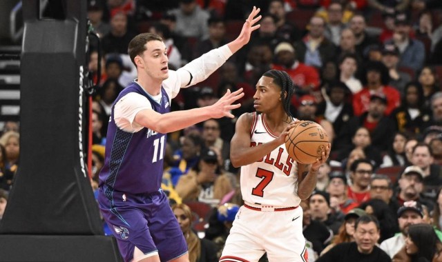 布泽利斯32分米勒23分 公牛不敌黄蜂10连败