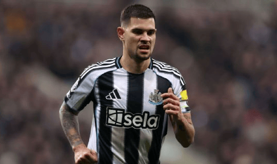 今日转会焦点汇总：曼联VS皇马！8000万欧元争抢纽卡核心吉马良斯，交易能否成真？