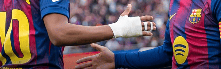 皇马遭遇两连败，巴萨稳居西甲榜首。