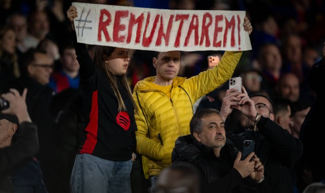 晴天霹雳！巴萨双闸齐伤，孔德巴尔德至少缺阵一月，弗里克新政蒙阴影，欧冠西甲双线告急！