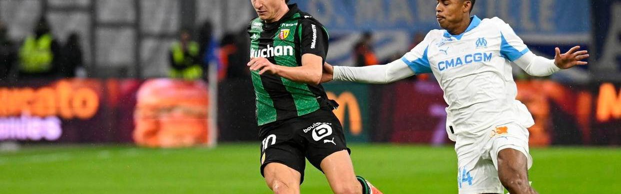 法甲最新积分榜更新：巴黎重夺榜首，马赛强势助攻