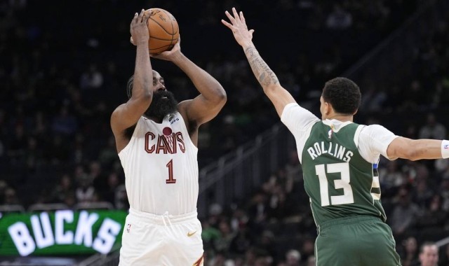 哈登27+5+6莫布里27+15 骑士险胜雄鹿